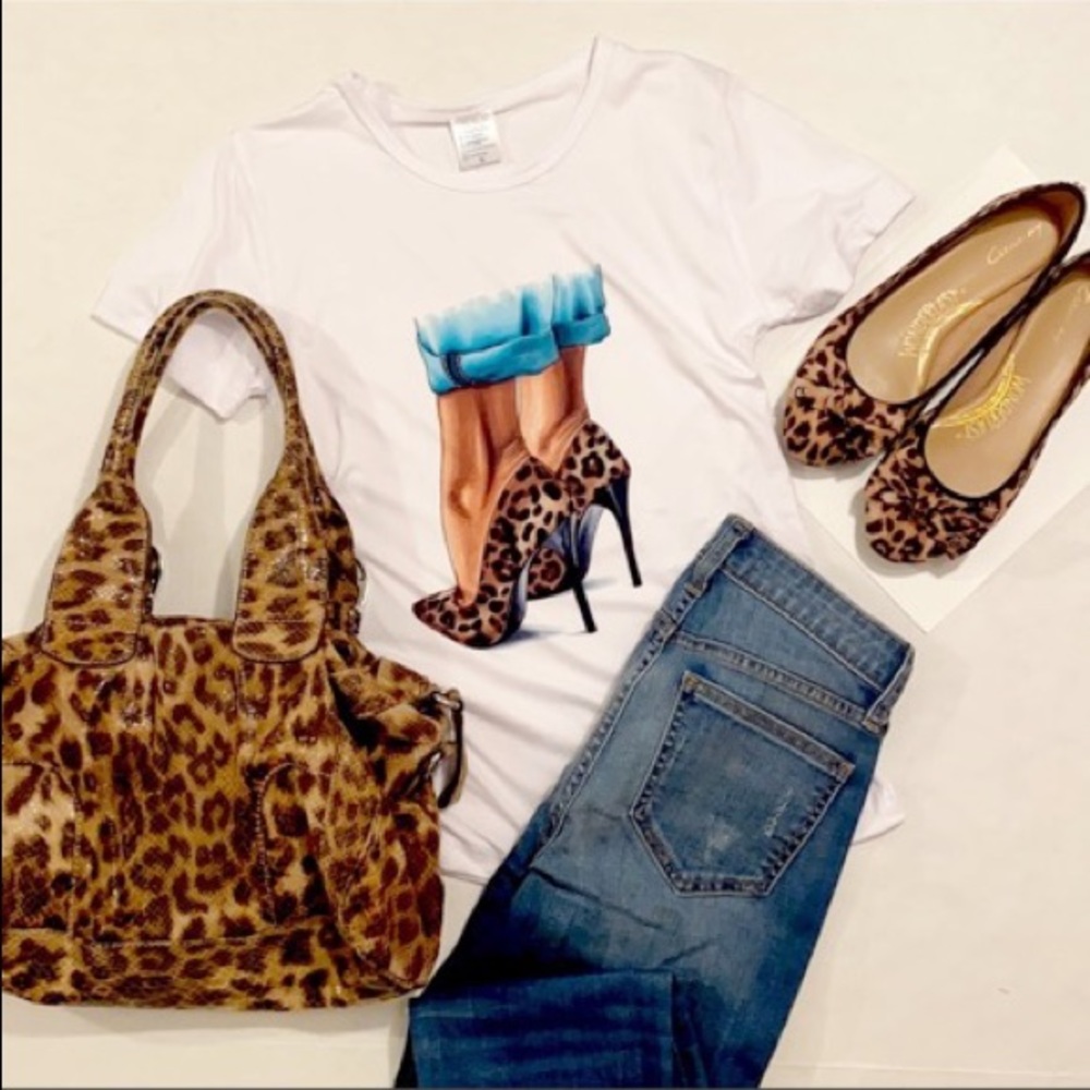 Leopard Stiletto heels graphic tee - Picture 5 of 7